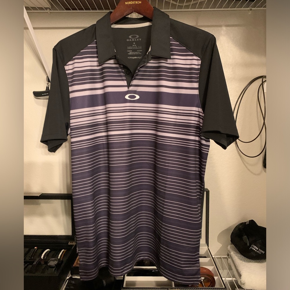 Men’s Oakley Golf Polo Size Medium Regular Fit NWOT